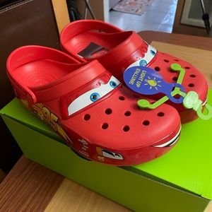LIGHTNING MCQUEEN CROCS SIZE 9M BRAND NEW WITH BOX